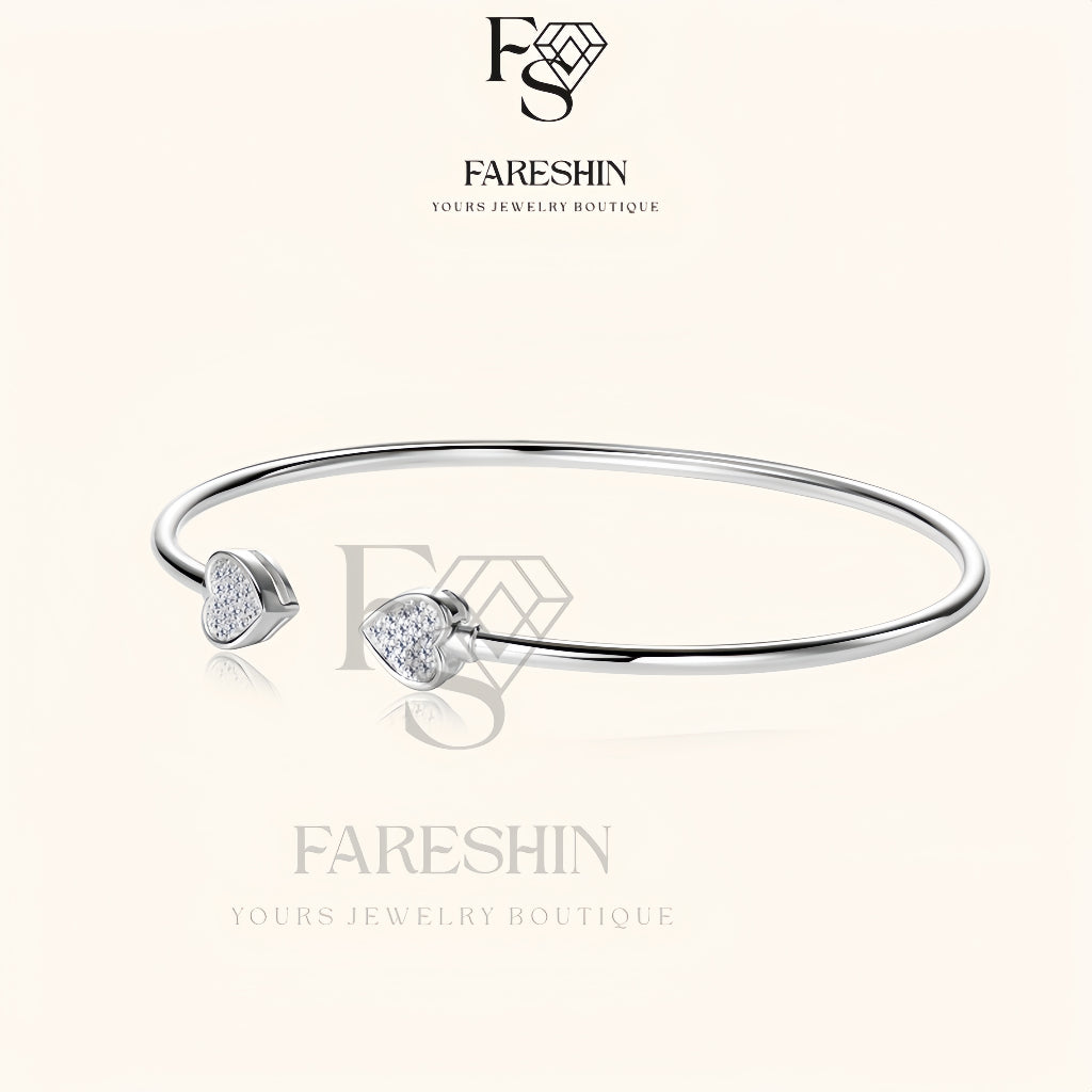 Round Cut Moissanite Heart Bracelet — 0.14ct, D-color, VVS1, 925 Sterling Silver