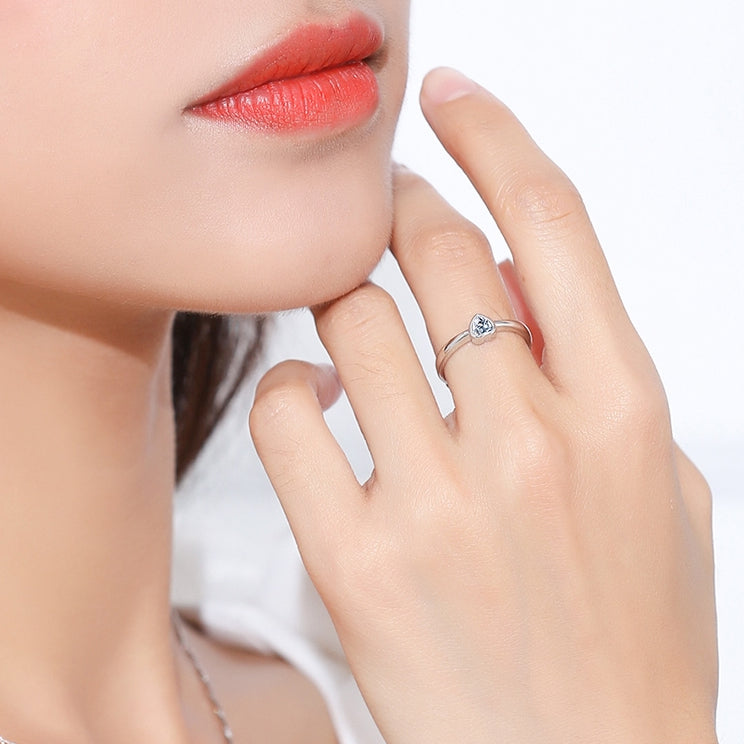 Round Cut Moissanite Heart Ring — 0.5ct, D-color, VVS1, 18K Gold Vermeil