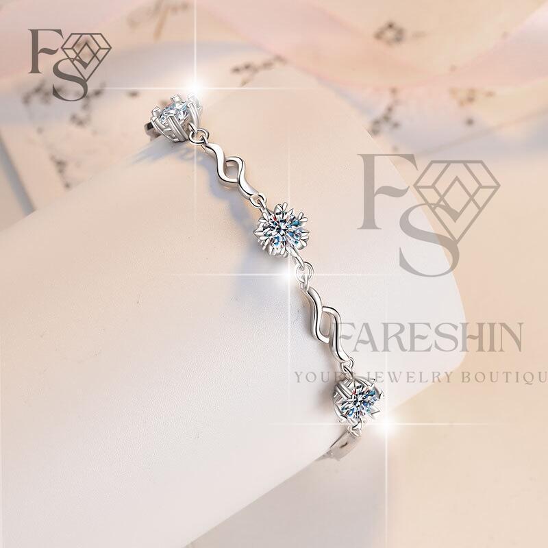 Round Cut Moissanite Star Bracelet — 1.0ct, D-color, VVS1, 925 Sterling Silver