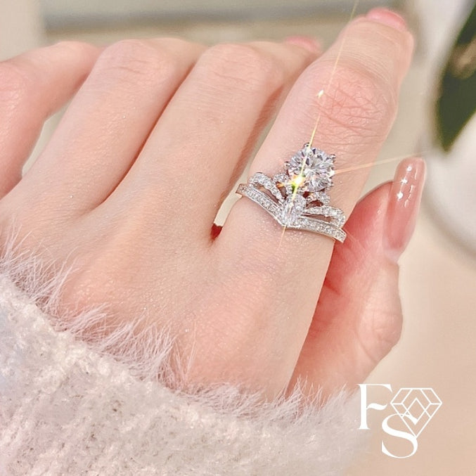 Round Cut Moissanite Classic Ring — 1.0ct, D-color, VVS1, 18K Gold Vermeil