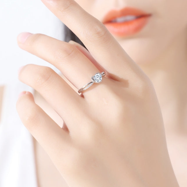 Round Cut Moissanite Heart Ring — 0.5ct, D-color, VVS1, 18K Gold Vermeil