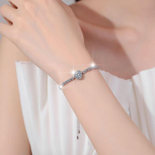 Round Cut Moissanite Heart Bracelet — 2.0ct, D-color, VVS1, 925 Sterling Silver