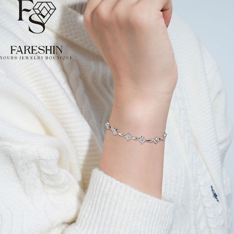 Round Cut Moissanite Heart Bracelet — 0.72ct, D-color, VVS1, 925 Sterling Silver