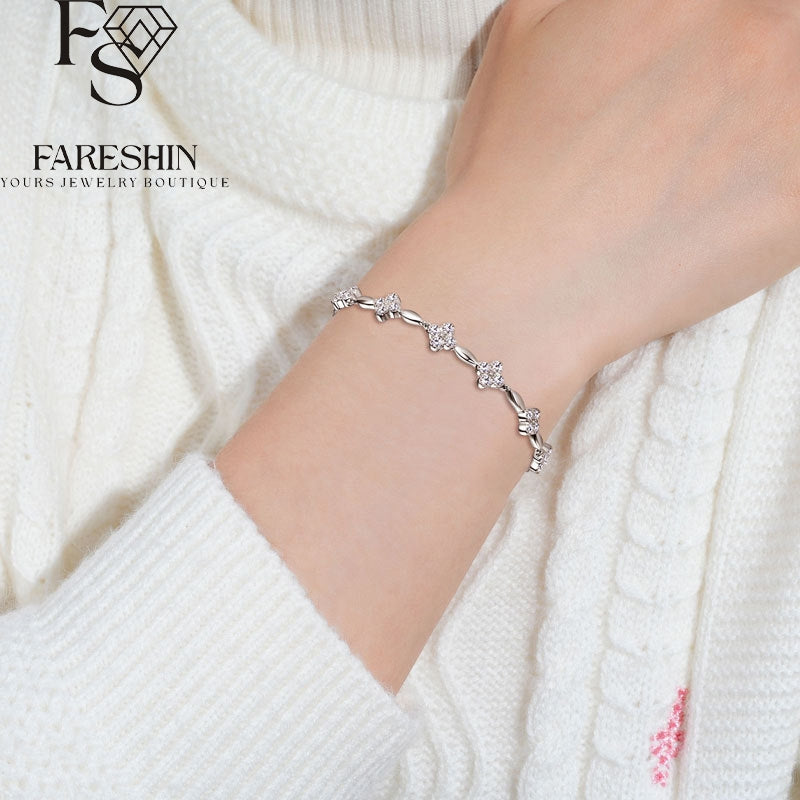 Round Cut Moissanite Heart Bracelet — 0.72ct, D-color, VVS1, 925 Sterling Silver
