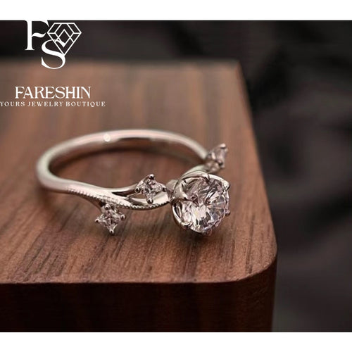 Fareshin The Berlin Solitaire Moissanite Ring / 925 Sterling Silver - detail view | FARESHIN