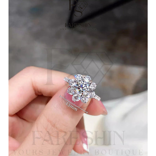 Fareshin Round Cut Classic - , D Color, Vvs1, Moissanite Ring - 0.5ct / 925 Sterling Silver - detail view | FARESHIN