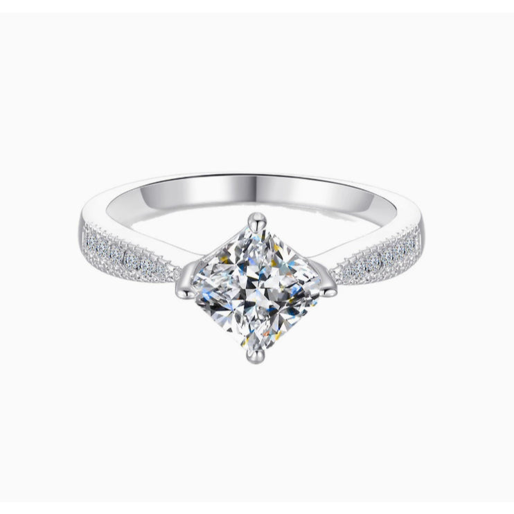 The Streamlight Emerald Ring